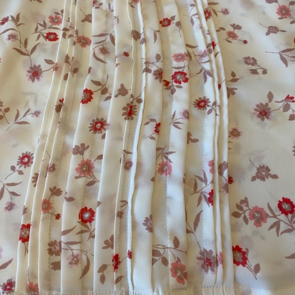 Lauren Conrad Floral Blouse - Picture 4 of 7